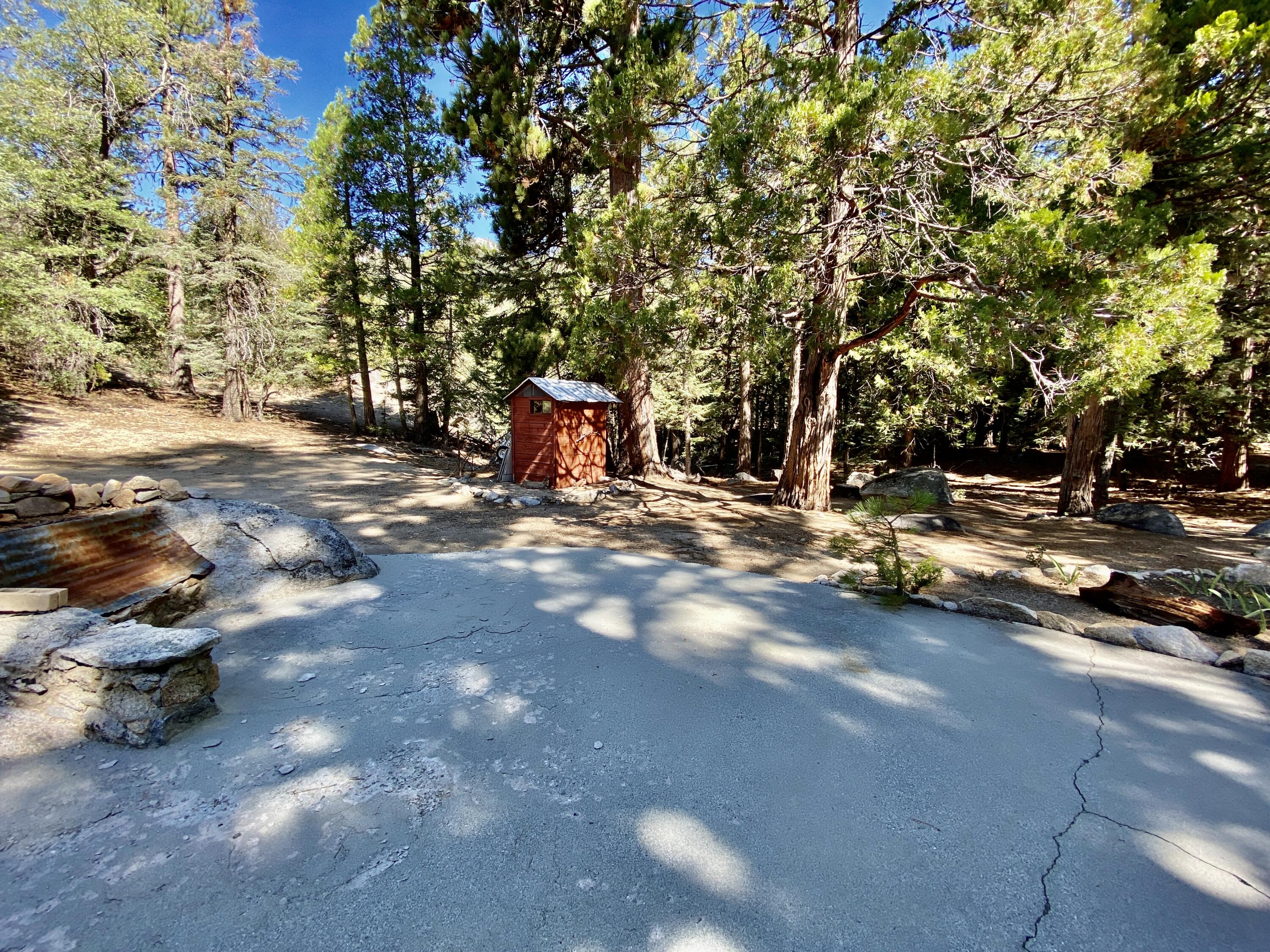 53080 4s02 Idyllwild, CA 92549 - Photo 63 of 77 a view of a street with a tree