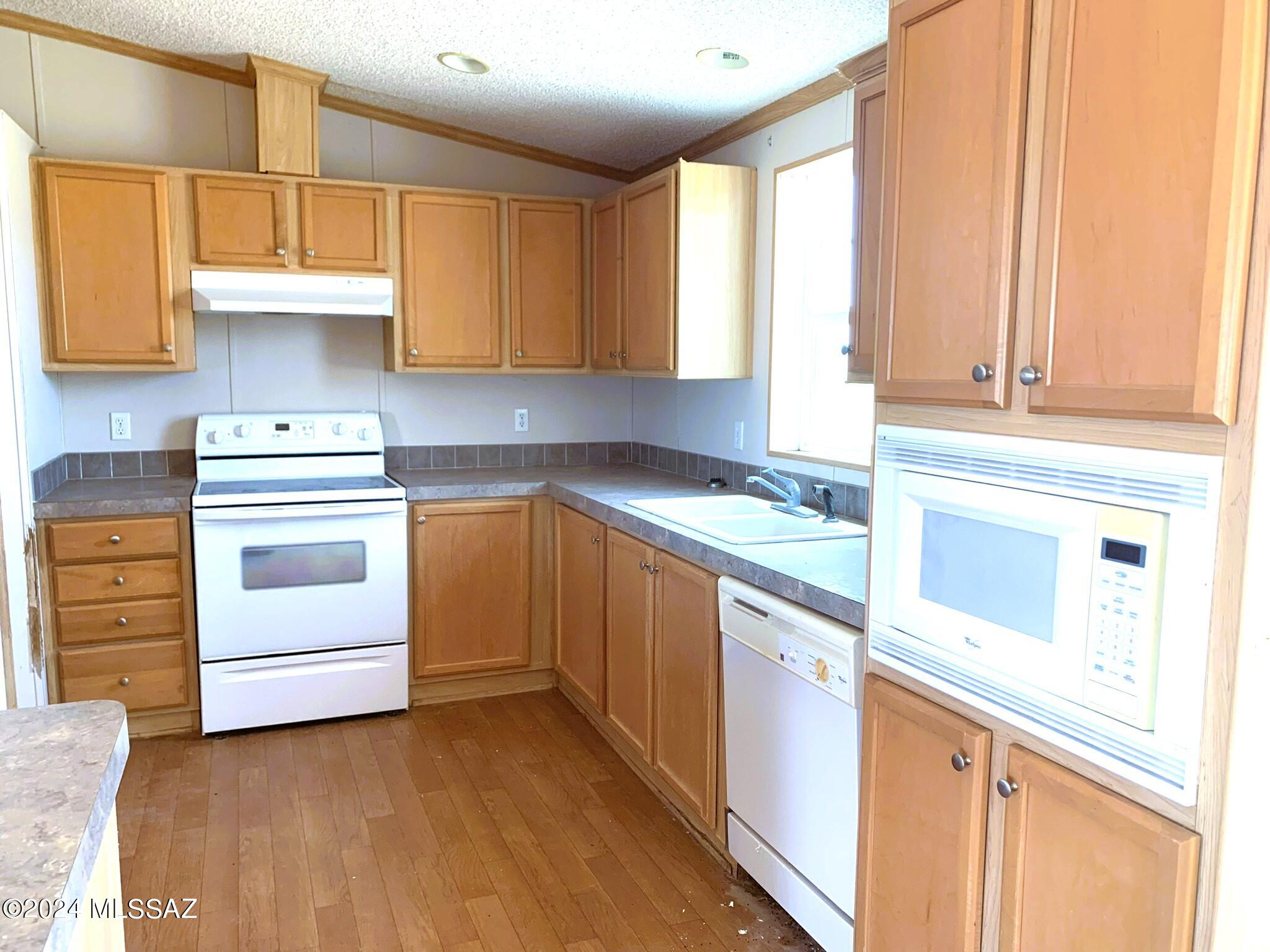 10470 South Robison Road Willcox, AZ 85643 - Photo 2 of 22