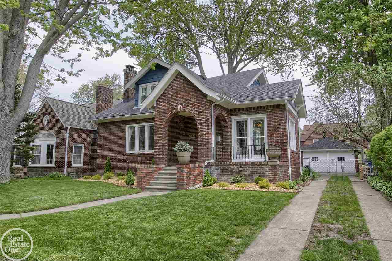 874 Barrington Road Grosse Pointe, MI 48230 - Photo 2 of 30 31378785-1.JPG