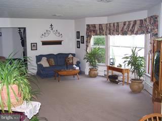 325 Poplar Road Riegelsville, PA 18077 - Photo 2 of 6