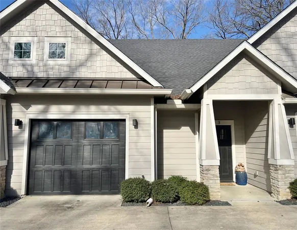 $1,895 | 1312 West Jefferson Street, Unit 3, Waxahachie, TX 75165