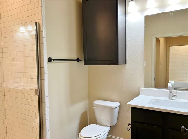 $1,895 | 1312 West Jefferson Street, Unit 3, Waxahachie, TX 75165
