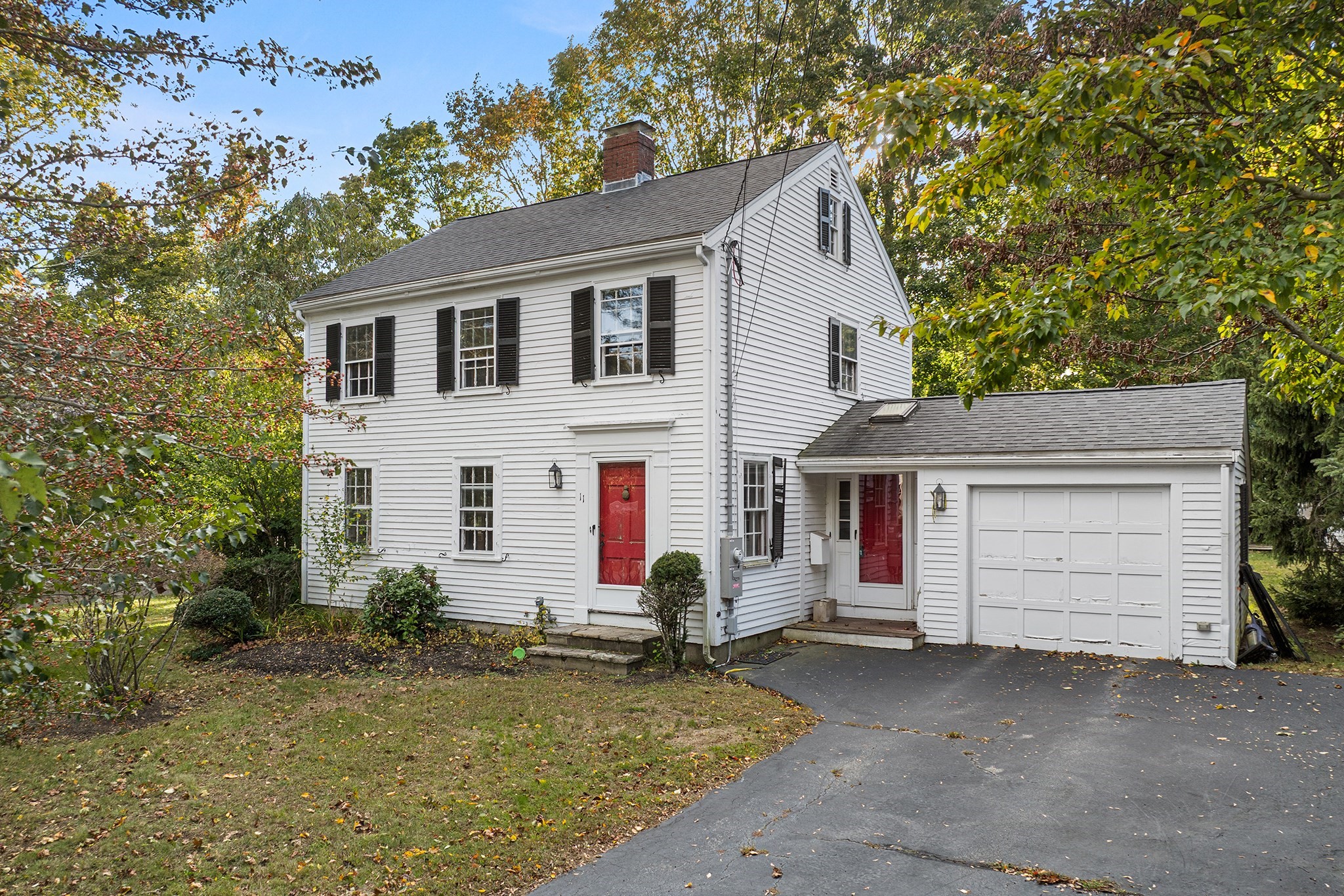 11 Arnold Road Hingham, MA 02043 - Photo 2 of 28 Gallery Image 2