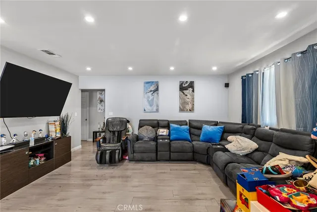 $1,399,000 | 11254 Keswick Street, Sun Valley, CA 91352