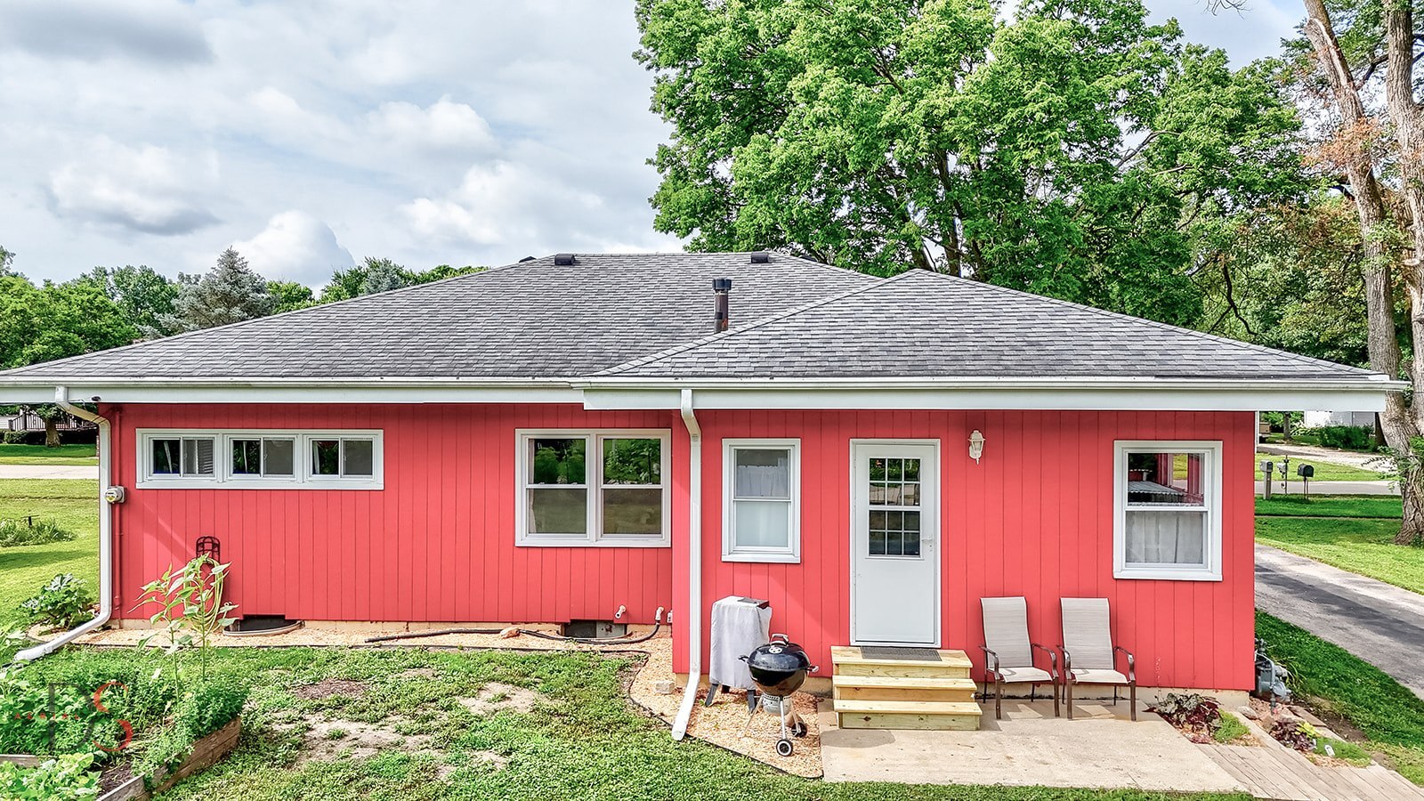 927 Clark Street Marseilles, IL 61341 - Photo 22 of 25 a front view of house with yard
