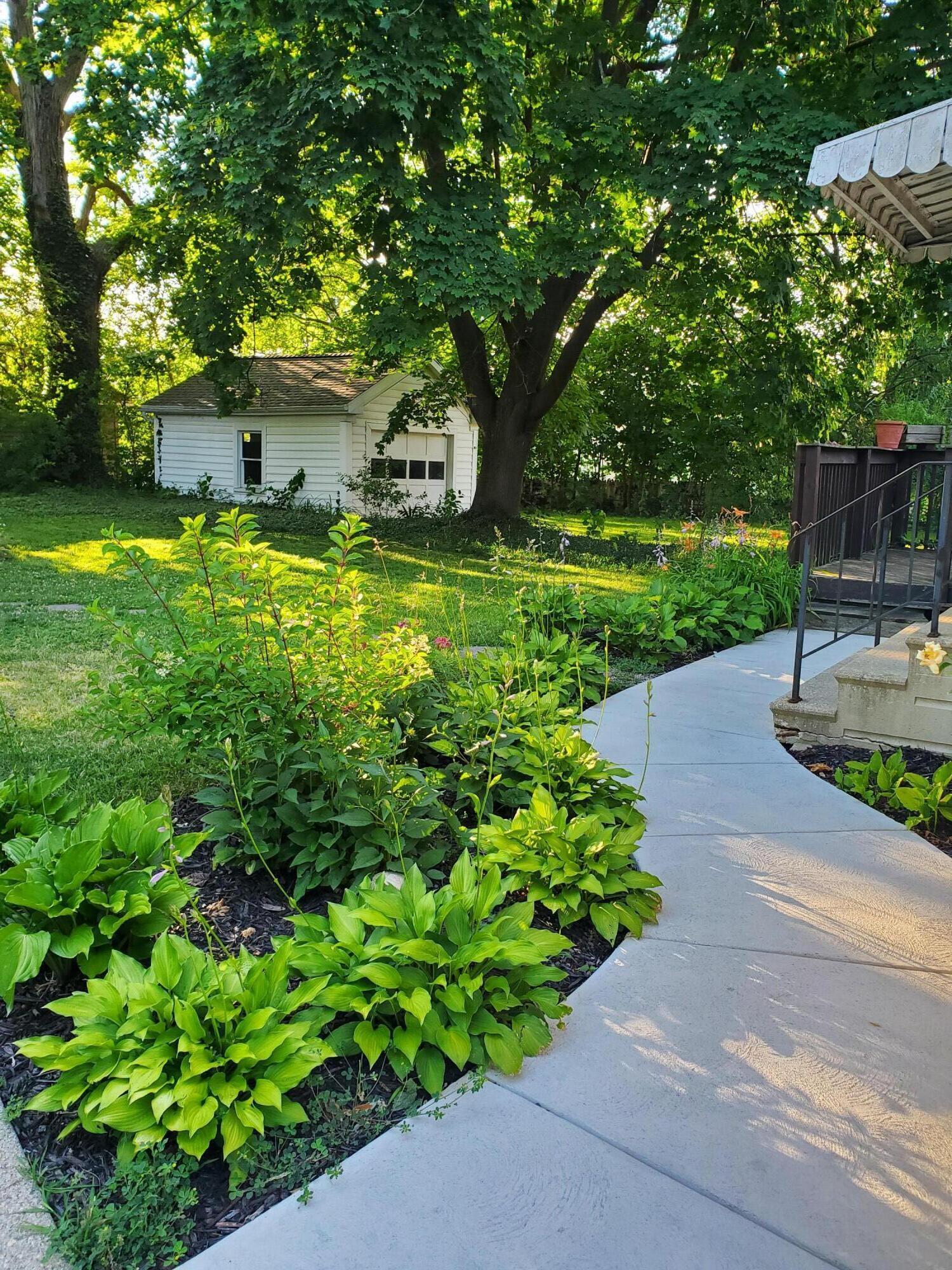 110 South Wisner Street Jackson, MI 49203 - Photo 41 of 44 yard