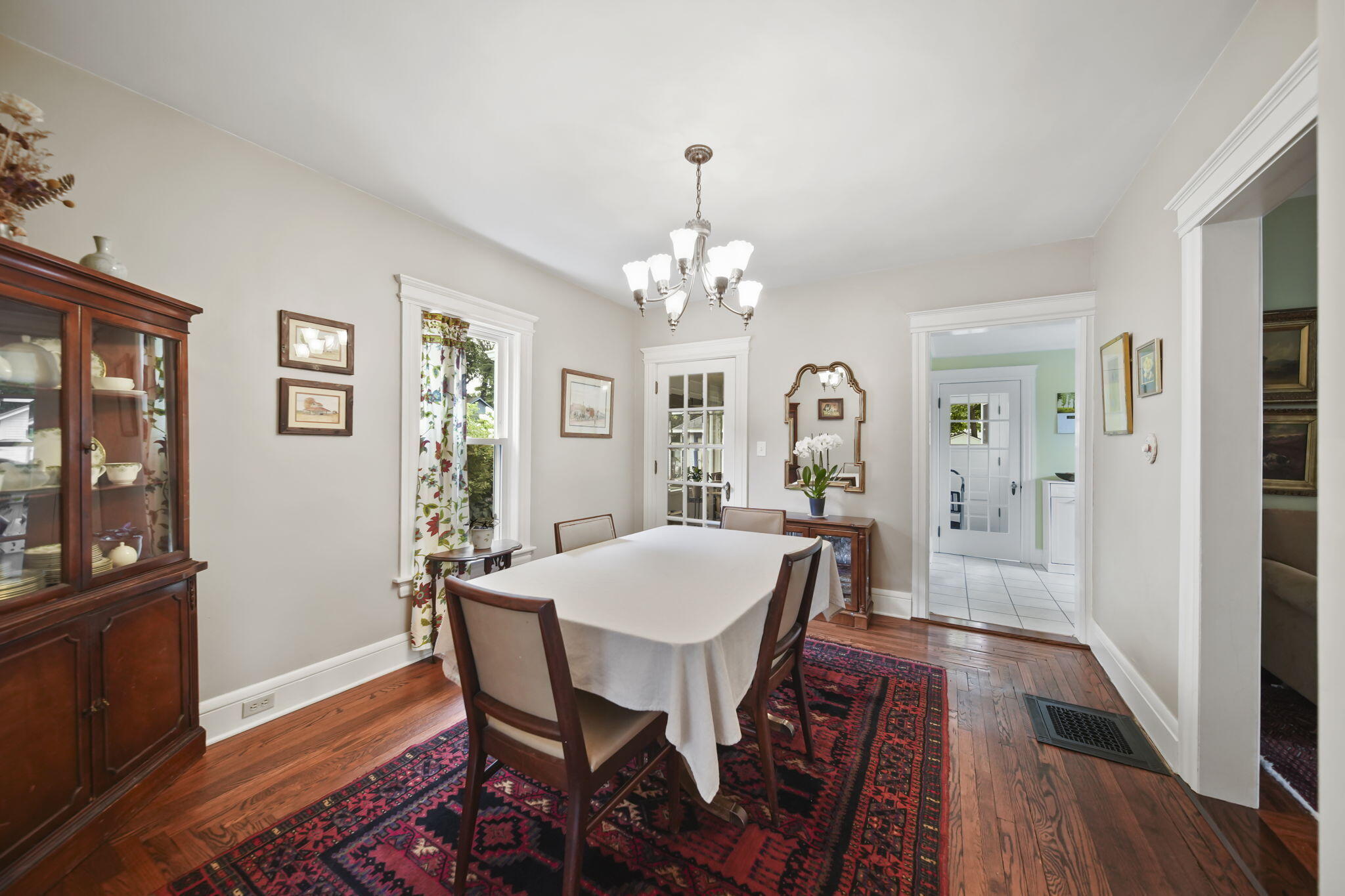 110 South Wisner Street Jackson, MI 49203 - Photo 9 of 44 dining area