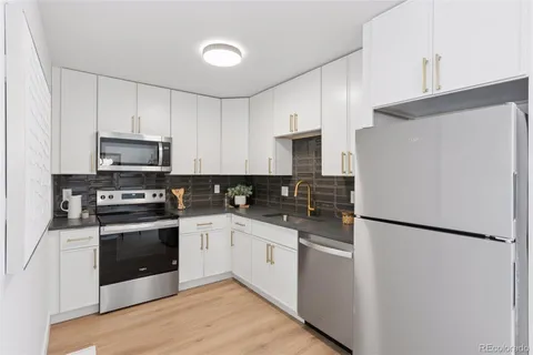 $560,000 | 1404 West Lake Avenue, Littleton, CO 80120