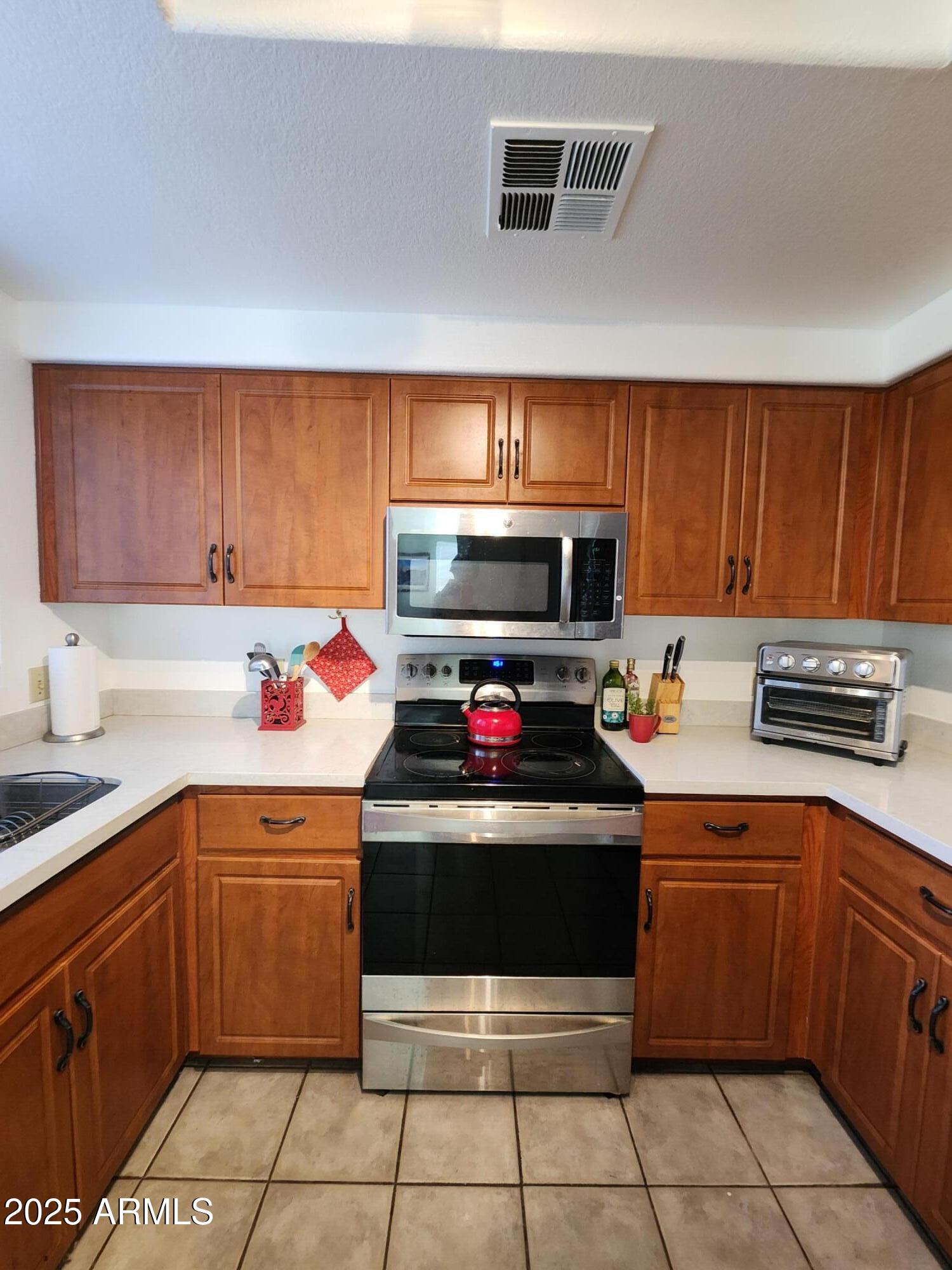 7575 East Indian Bend Road, Unit 1029 Scottsdale, AZ 85250 - Photo 11 of 28 Kitchen 4