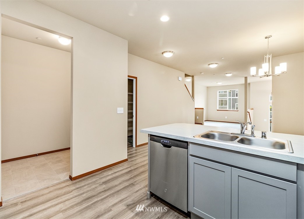 1050 Magnuson Way Bremerton, WA 98310 - Photo 6 of 14 Gallery Image 6