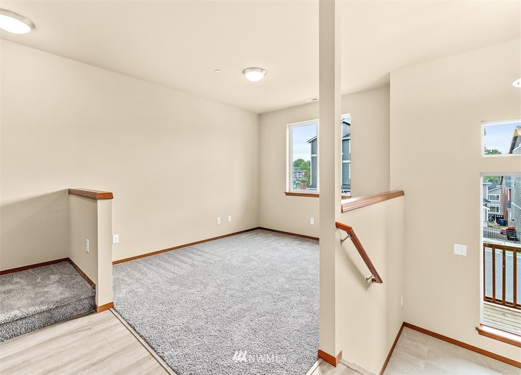 1050 Magnuson Way Bremerton, WA 98310 - Photo 8 of 14 Gallery Image 8