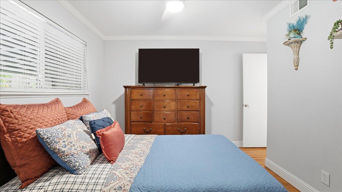 5701 Chipping Way Citrus Heights, CA 95621 - Photo 25 of 41 a living room with furniture