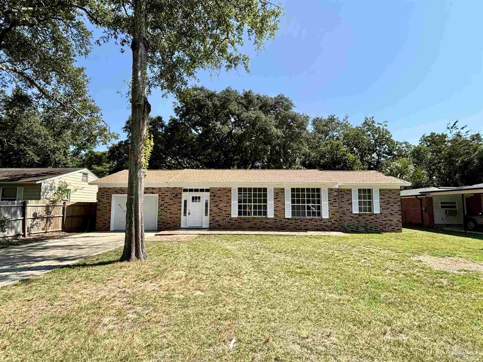 110 Rue Max Street Pensacola, FL 32507 - Photo 2 of 24