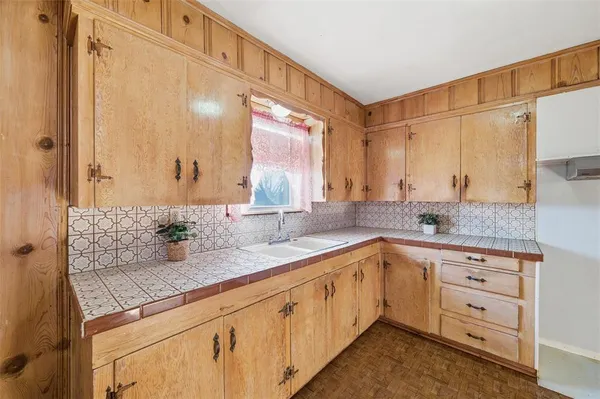 $170,000 | 508 Fannin Street, Millsap, TX 76066