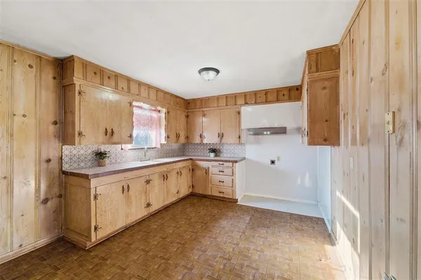 $170,000 | 508 Fannin Street, Millsap, TX 76066