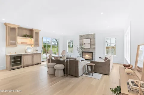 $5,200,000 | 2 Potter Drive, Old Greenwich, CT 06870