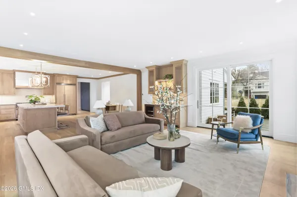 $5,200,000 | 2 Potter Drive, Old Greenwich, CT 06870