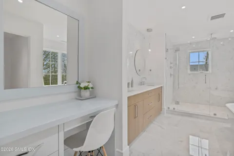 $5,200,000 | 2 Potter Drive, Old Greenwich, CT 06870