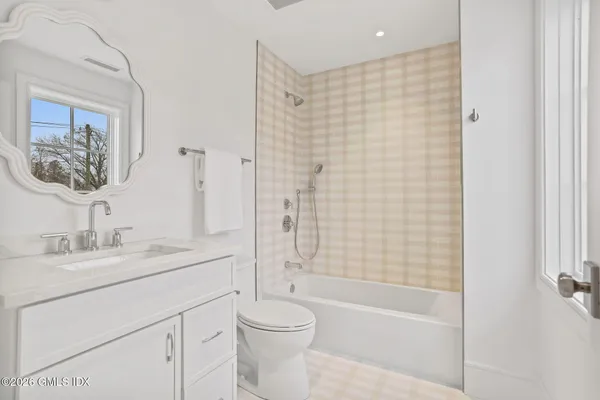 $5,200,000 | 2 Potter Drive, Old Greenwich, CT 06870