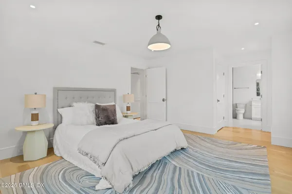 $5,200,000 | 2 Potter Drive, Old Greenwich, CT 06870