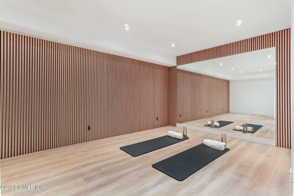 $5,200,000 | 2 Potter Drive, Old Greenwich, CT 06870