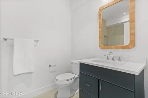 $5,200,000 | 2 Potter Drive, Old Greenwich, CT 06870