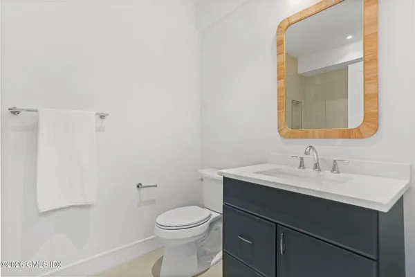 $5,200,000 | 2 Potter Drive, Old Greenwich, CT 06870