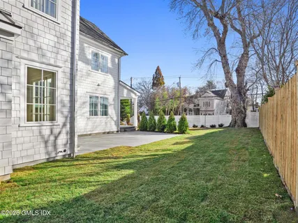 $5,200,000 | 2 Potter Drive, Old Greenwich, CT 06870