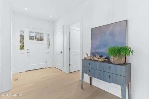 $5,200,000 | 2 Potter Drive, Old Greenwich, CT 06870