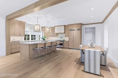 $5,200,000 | 2 Potter Drive, Old Greenwich, CT 06870