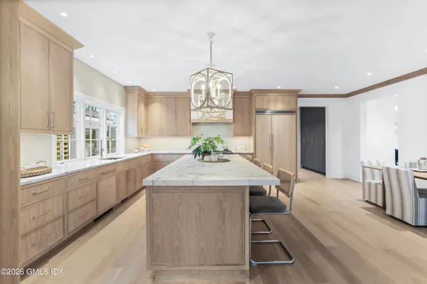 $5,200,000 | 2 Potter Drive, Old Greenwich, CT 06870