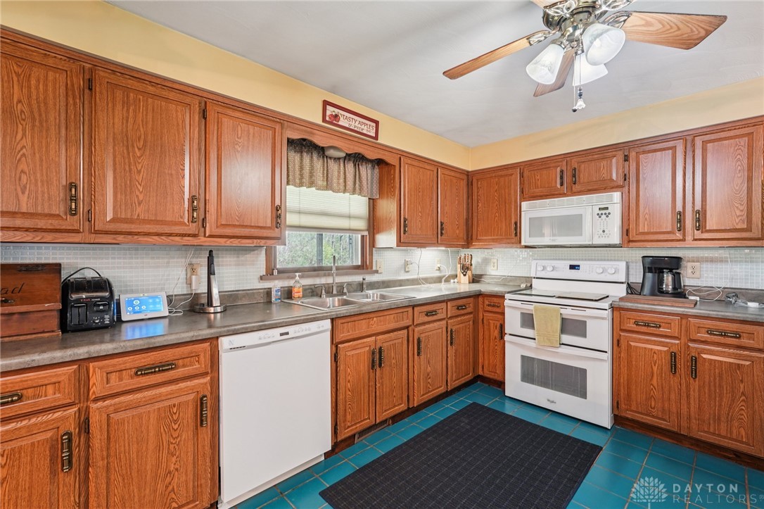 203 North Bickett Road Xenia, OH 45385 - Photo 8 of 68
