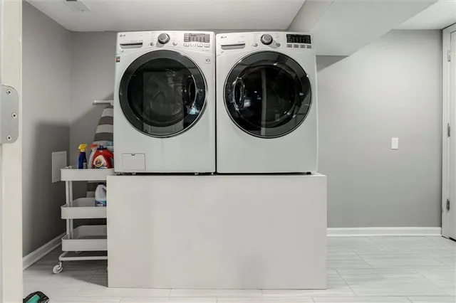 $370,000 | 7237 Floyd Street, Overland Park, KS 66204