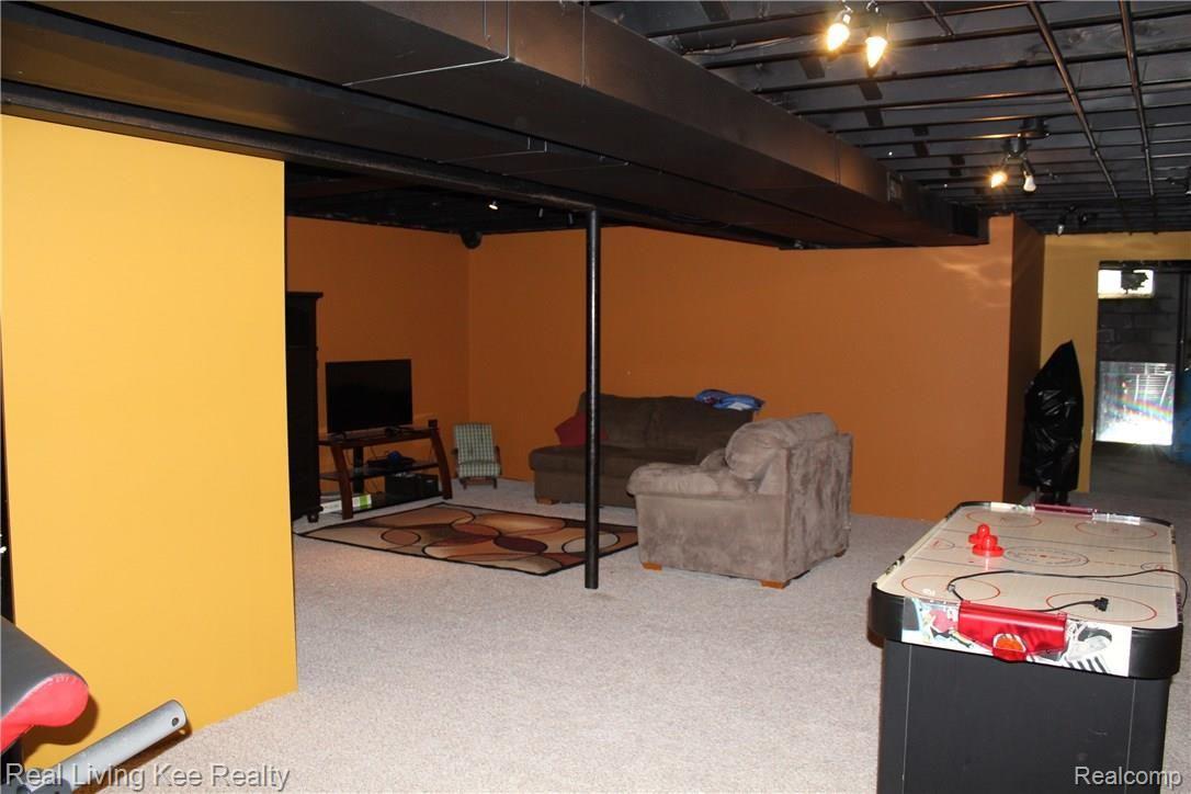 3380 Landview Drive Rochester, MI 48306 - Photo 28 of 38 IMG_2216.JPG