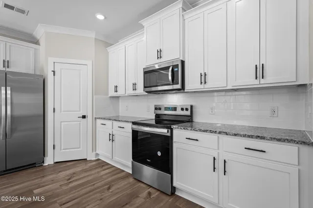 $414,900 | 28 Umbrella Palm Drive, Hampstead, NC 28443