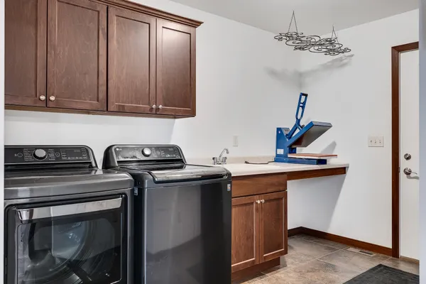 $449,900 | 709 Wildwood Court, La Crescent, MN 55947