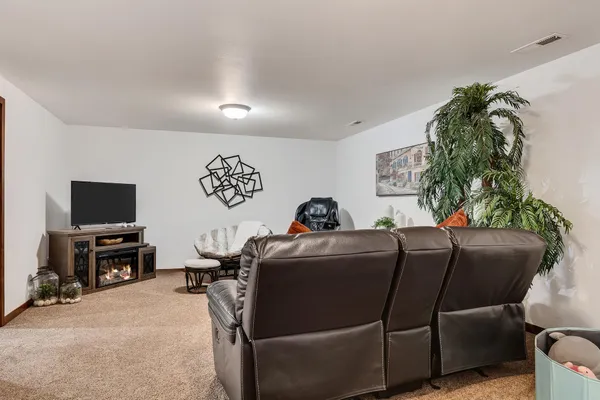 $449,900 | 709 Wildwood Court, La Crescent, MN 55947