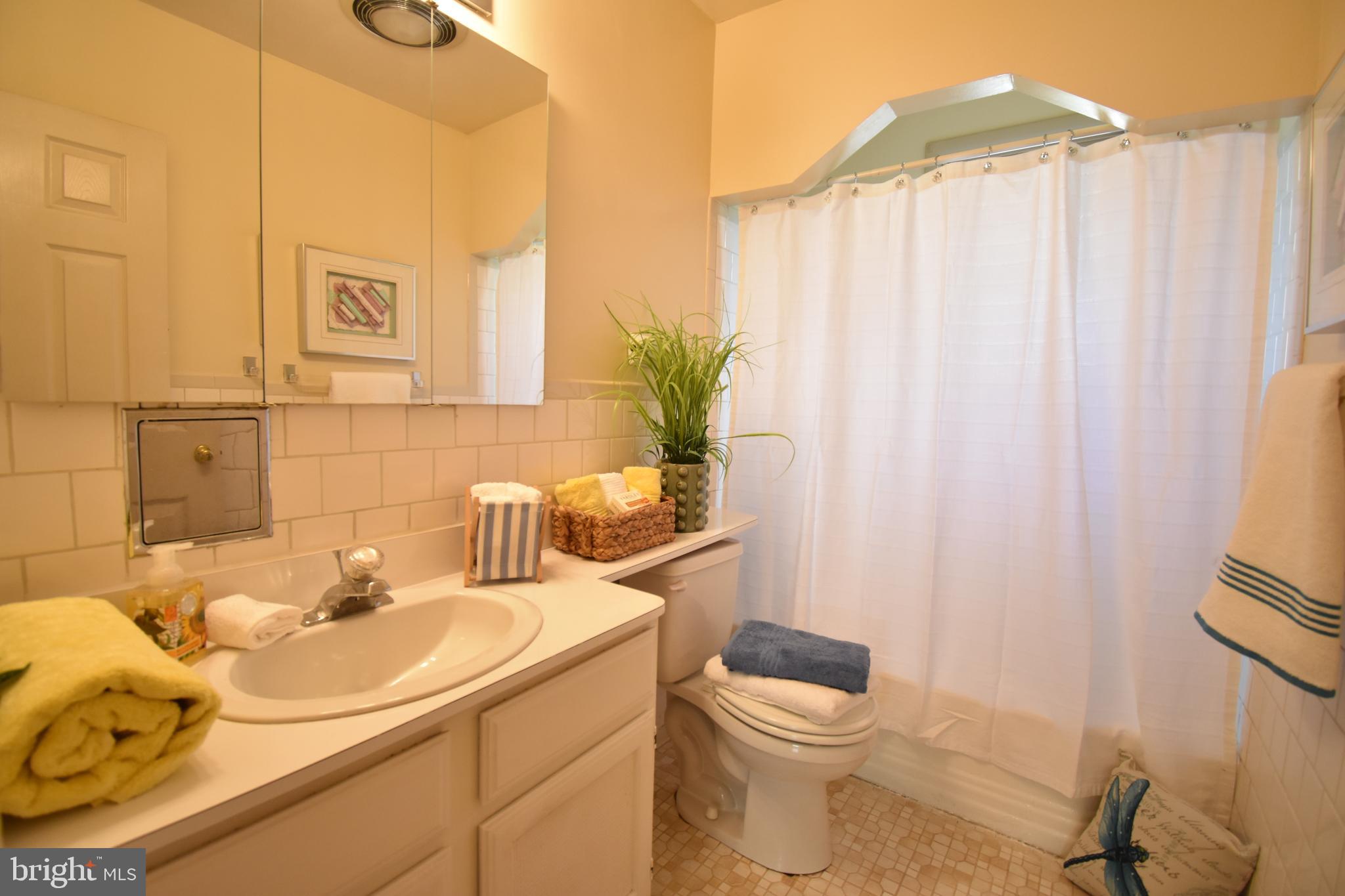 8313 Thornton Road Baltimore, MD 21204 - Photo 16 of 54 Gallery Image 16