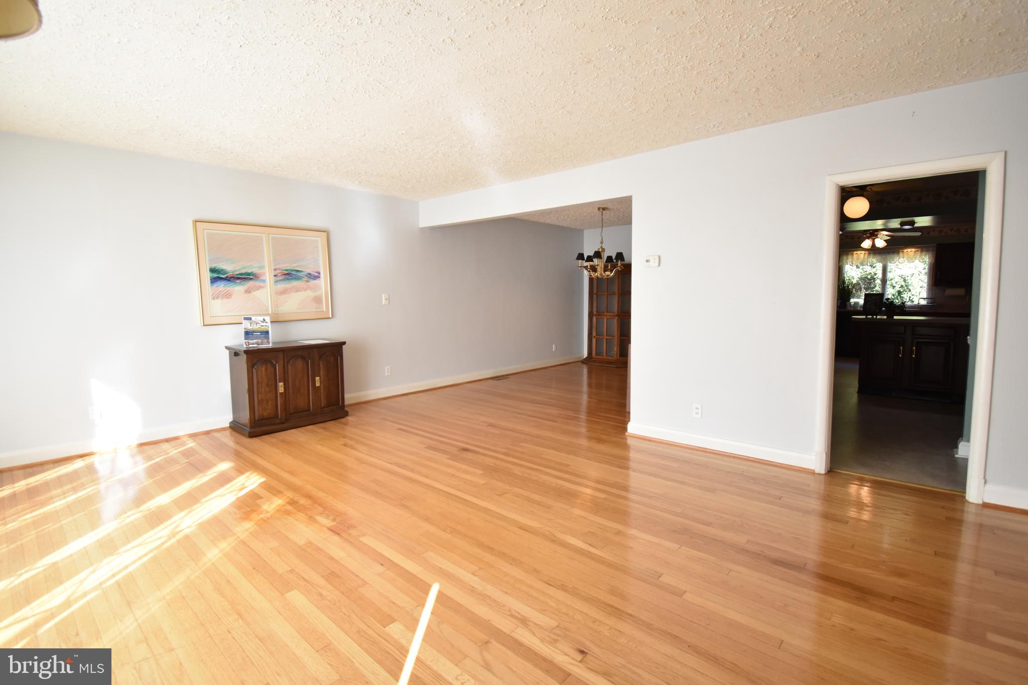 8313 Thornton Road Baltimore, MD 21204 - Photo 5 of 54 Gallery Image 5