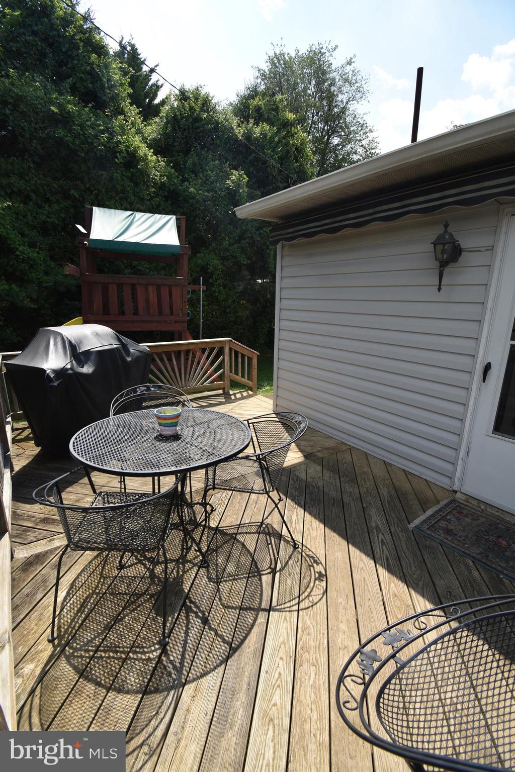 8313 Thornton Road Baltimore, MD 21204 - Photo 49 of 54 Deck