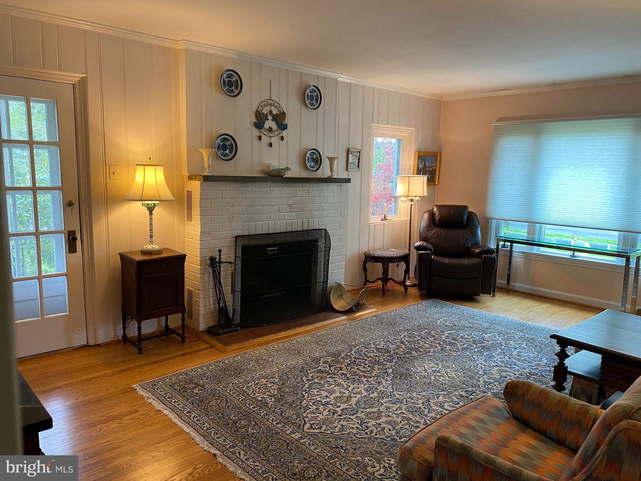 1122 Jericho Road Abington, PA 19001 - Photo 4 of 15 Screened in porch off the living room