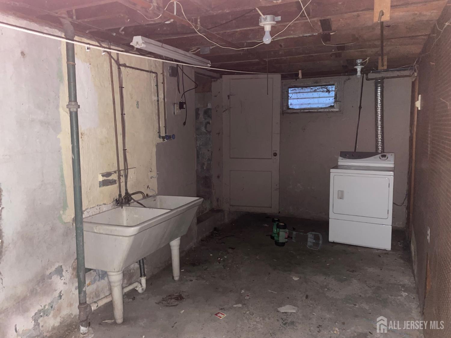 234 Old Road Sewaren, NJ 07077 - Photo 8 of 15