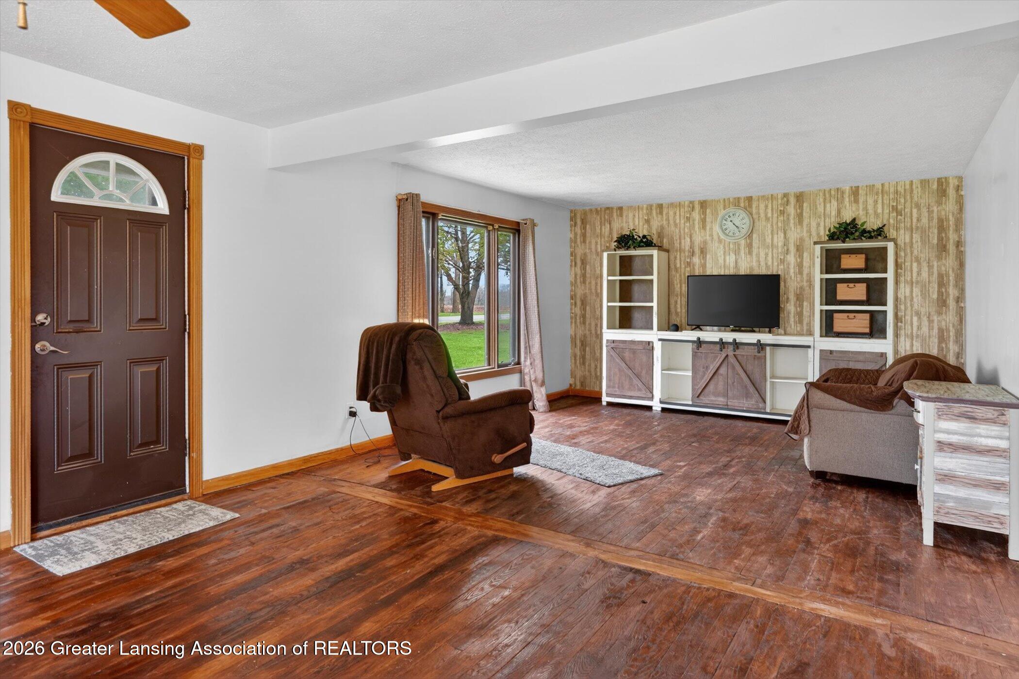 6834 North Wacousta Road Fowler, MI 48835 - Photo 7 of 51 07-6834-N-Wacousta-Rd-WindowStill-Photog