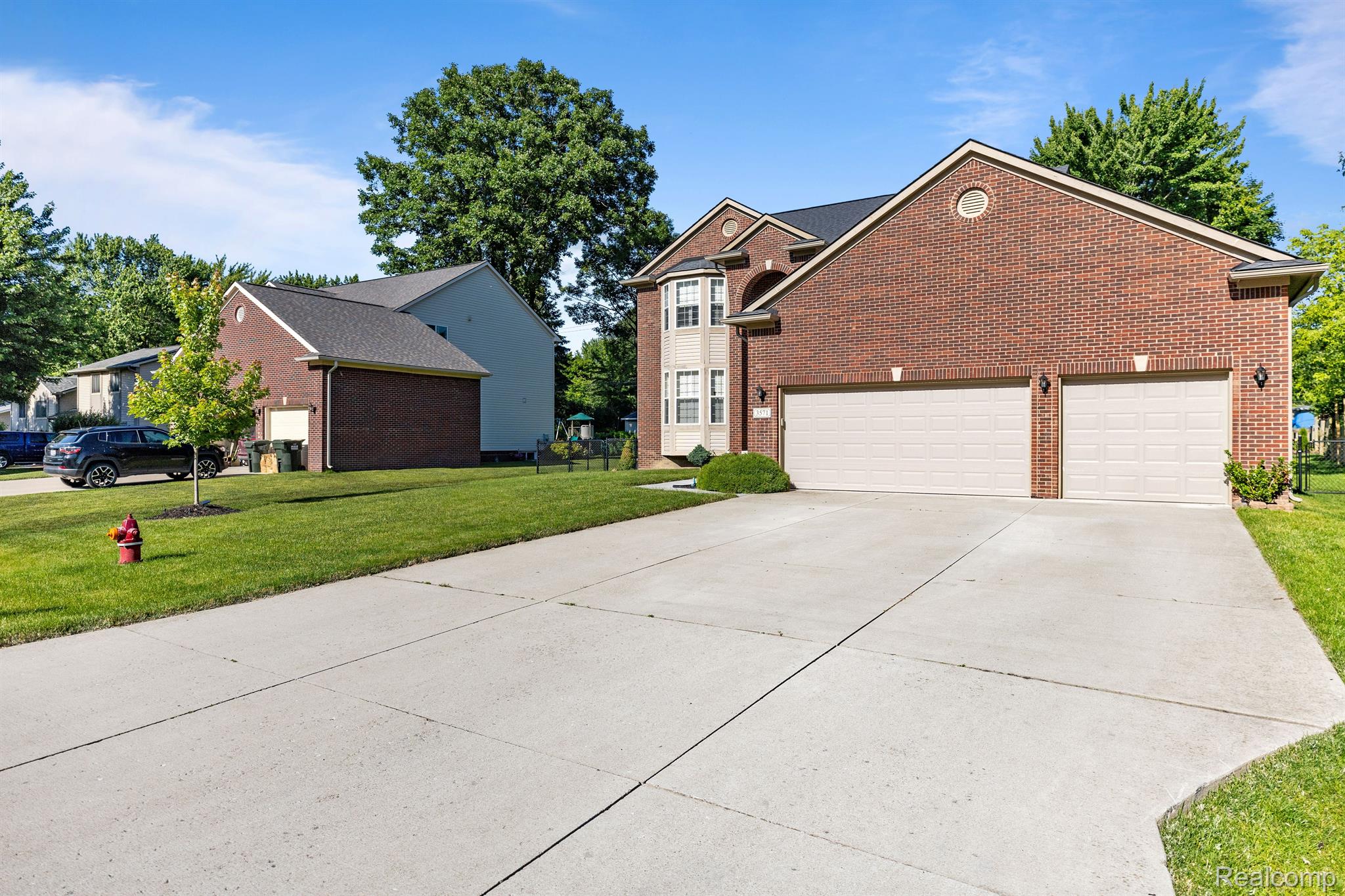 3571 Samuel Avenue Rochester, MI 48309 - Photo 2 of 50 Gallery Image 2