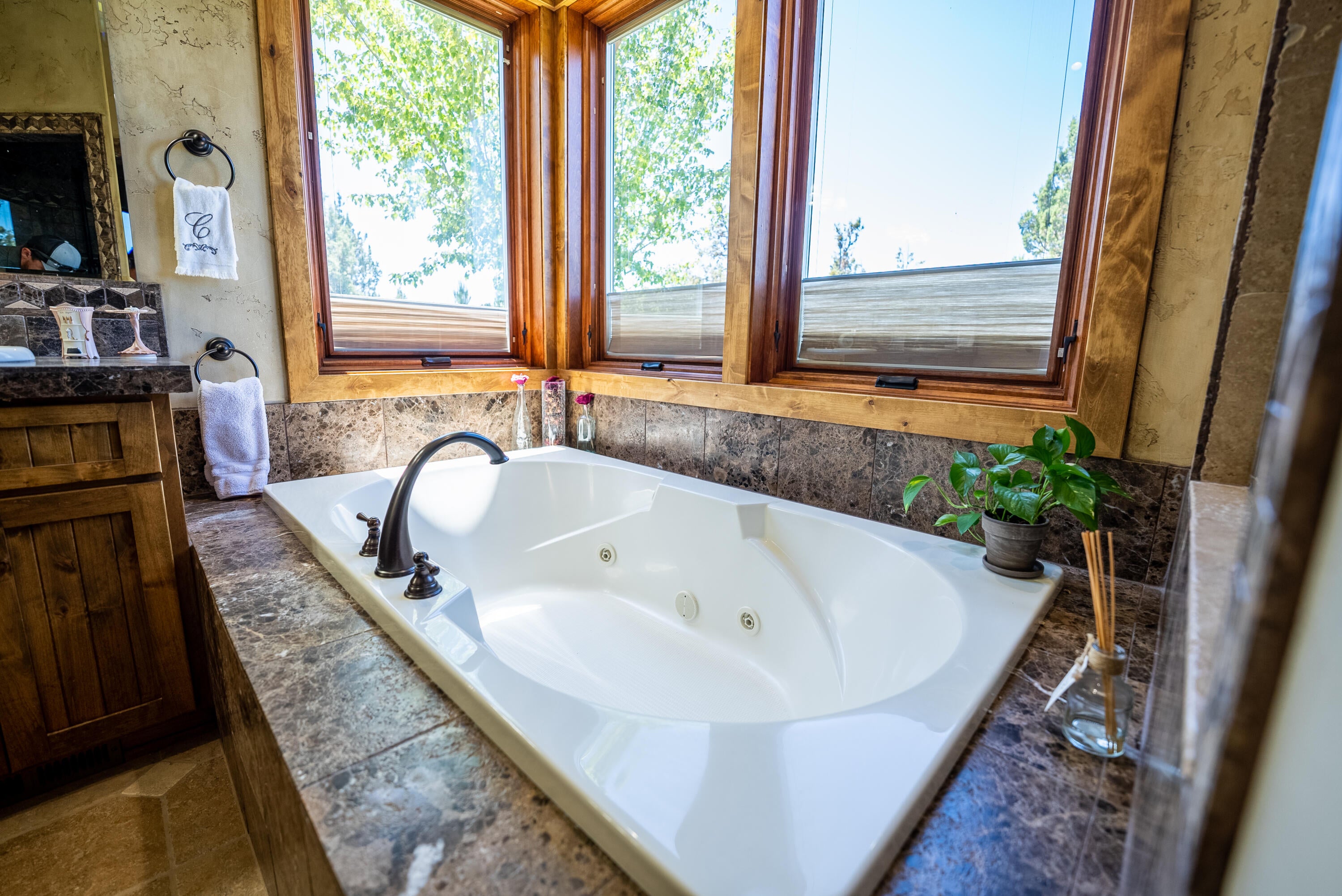 63545 Overtree Road Bend, OR 97701 - Photo 31 of 63 relax in jetted tub