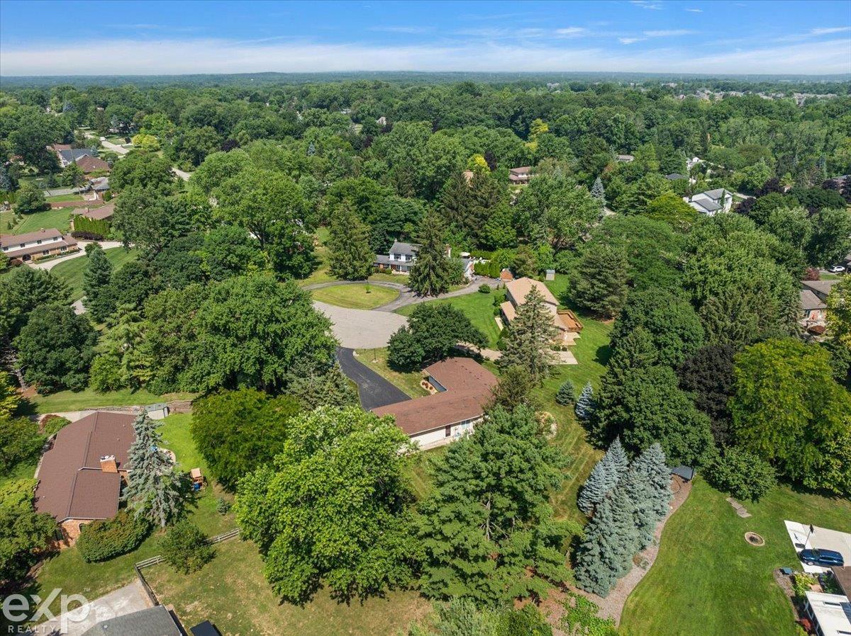 6577 High Rim Court Washington, MI 48094 - Photo 27 of 82 50182994-e8e8af75-7747-4b59-9204-1eb8f9c404bb.JPG
