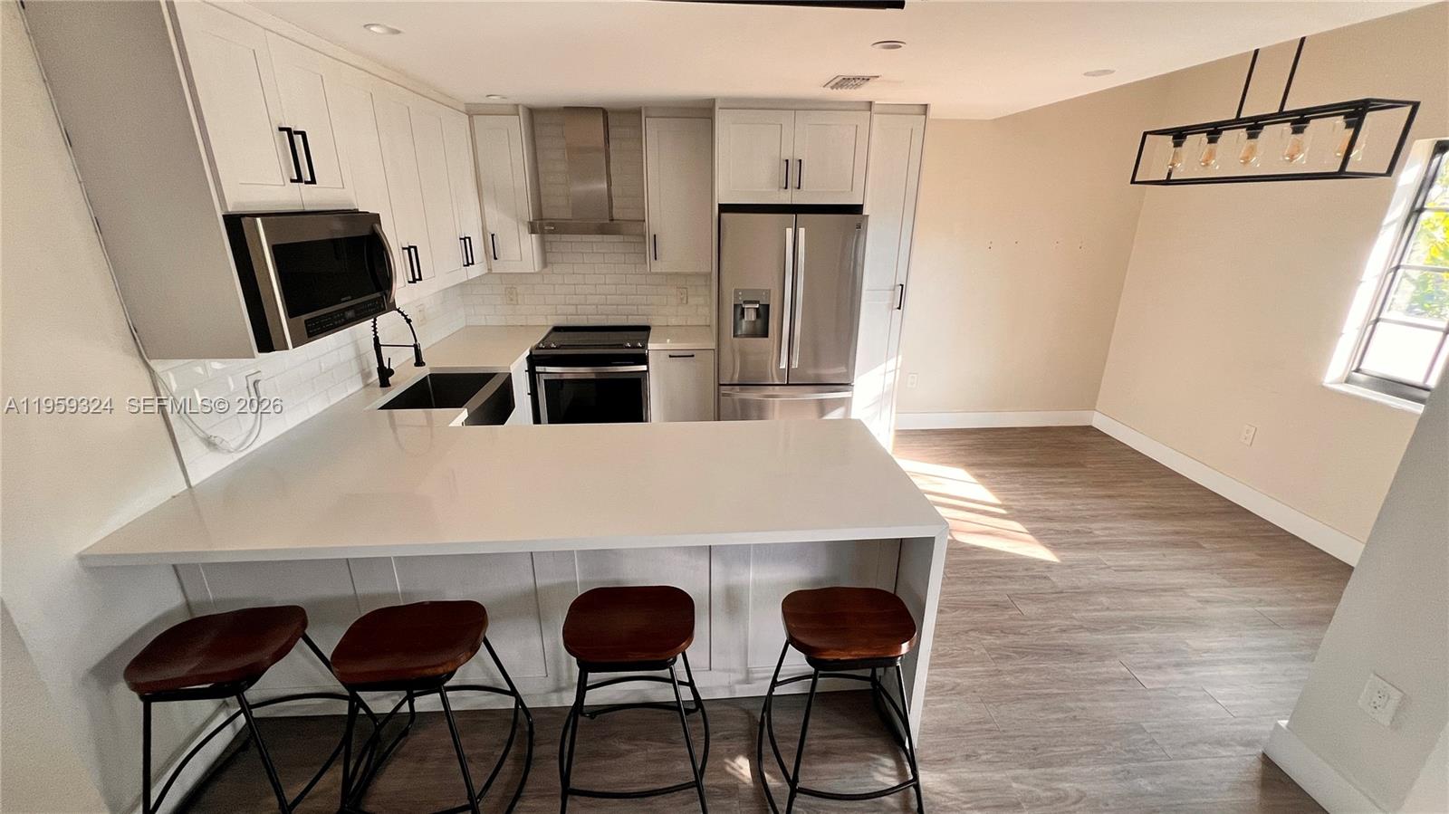 3538 Southwest 17th Street, Unit 1B Miami, FL 33145 - Photo 12 of 27 Living room