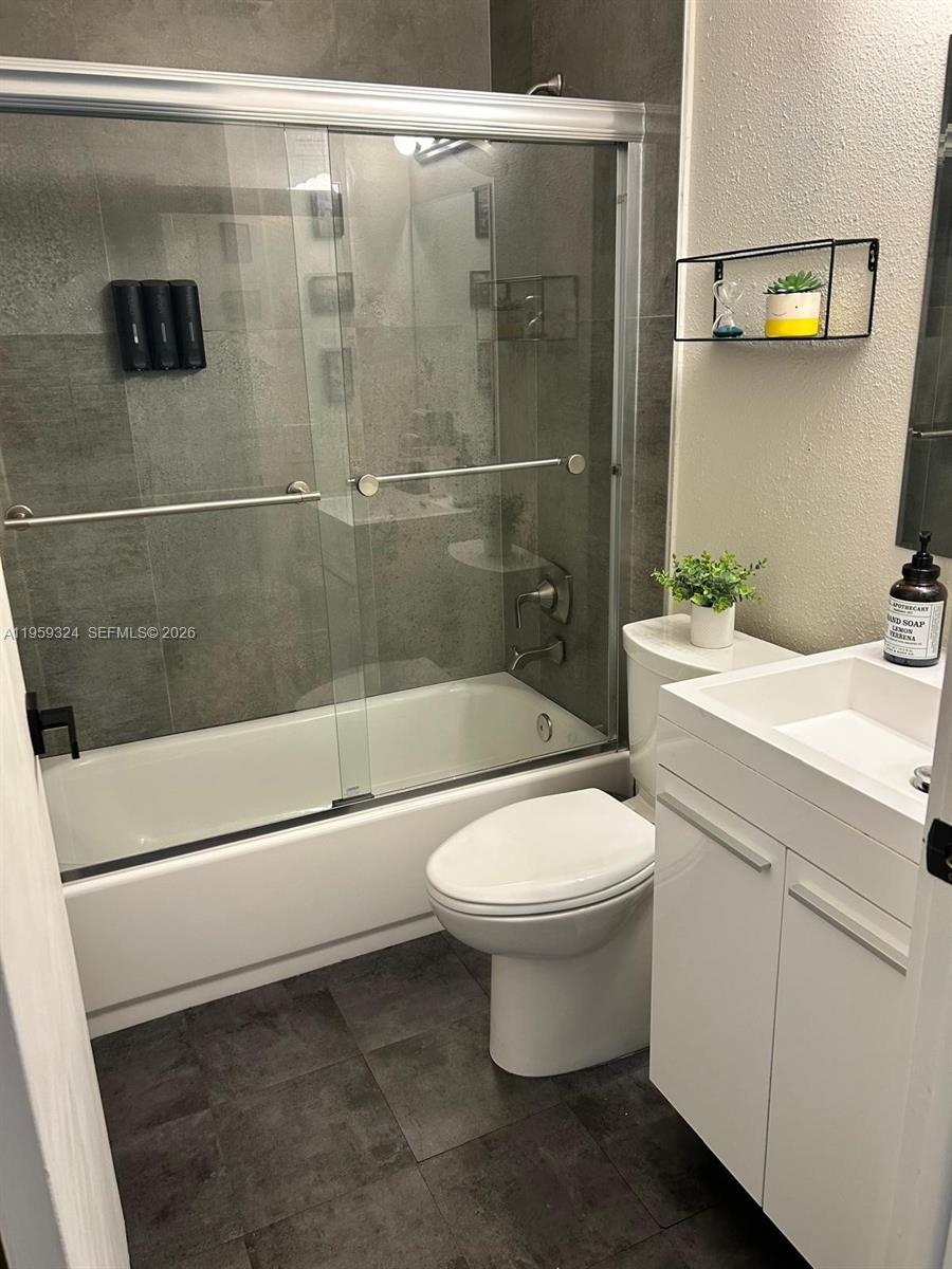 3538 Southwest 17th Street, Unit 1B Miami, FL 33145 - Photo 10 of 16