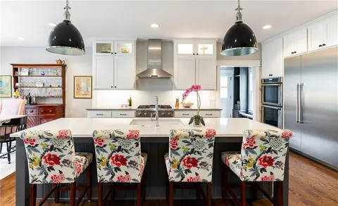$1,950,000 | 8900 Mohawk Lane, Leawood, KS 66206