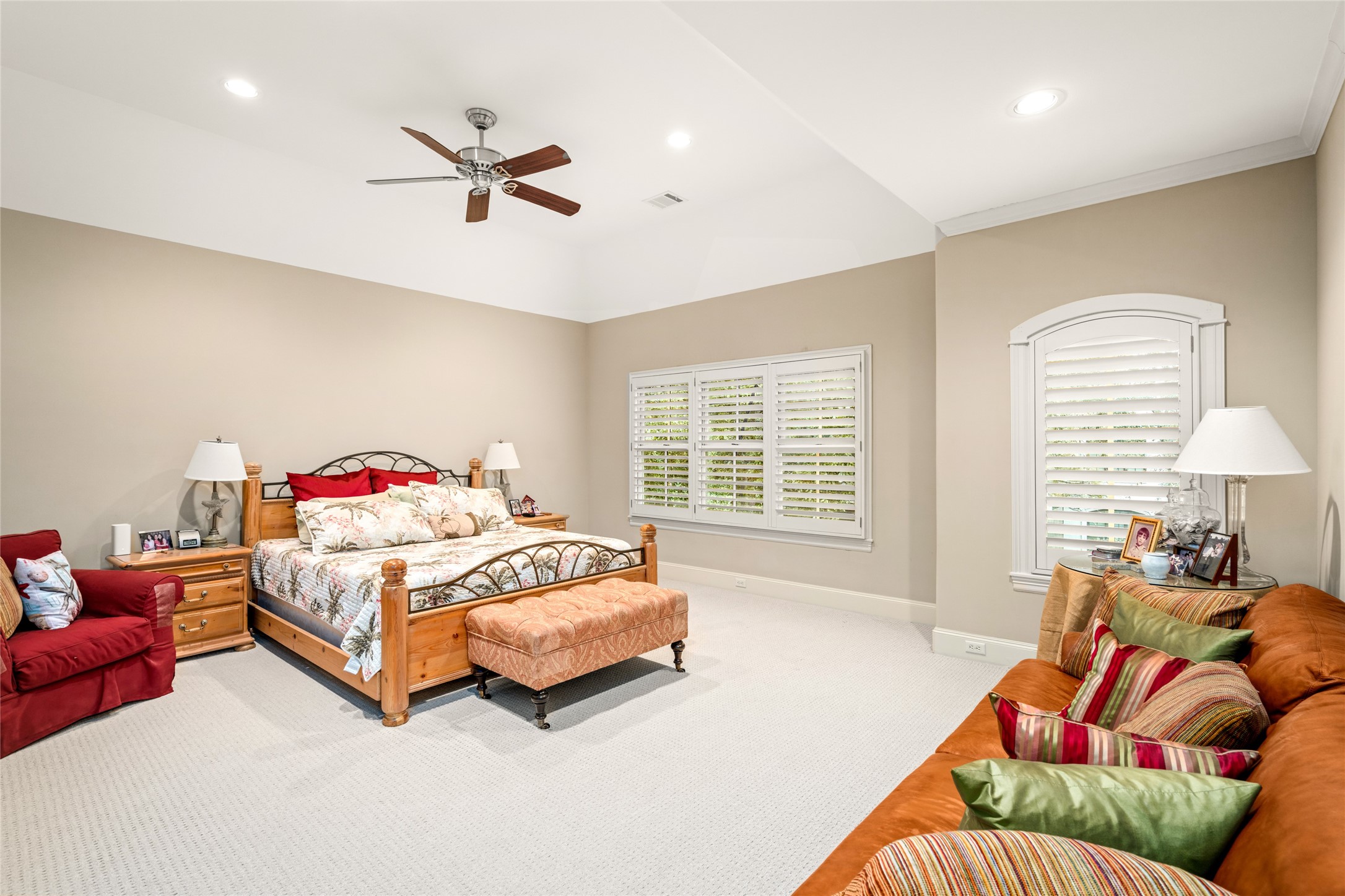 4219 Oberlin Street Houston, TX 77005 - Photo 16 of 33 The primary bedroom offers a comfortable, generously sized layout with ample space for a full bedroom suite, creating an open and relaxing retreat